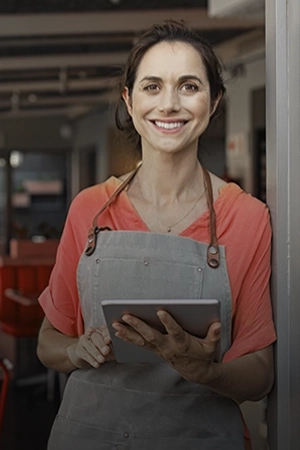 camarera con clipboard